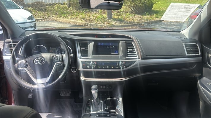 2018 Toyota Highlander XLE in Indianapolis, IN - Andy Mohr Automotive