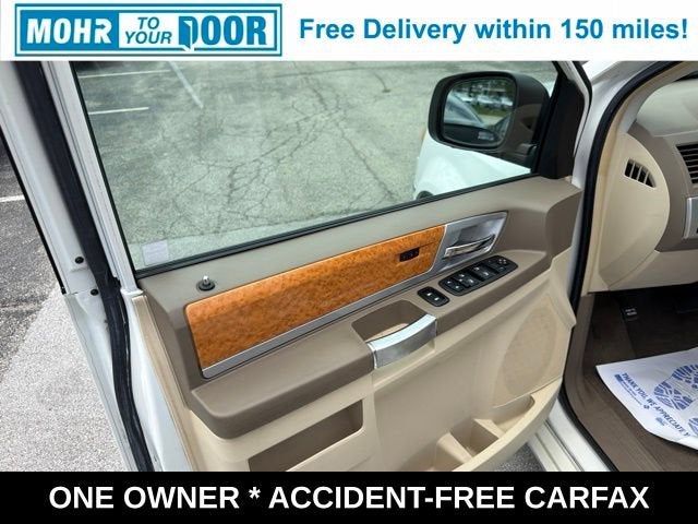 2010 Chrysler Town & Country Limited