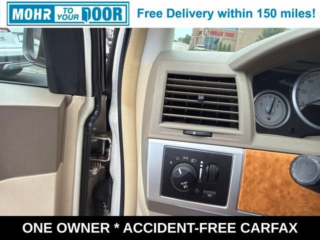 2010 Chrysler Town & Country Limited