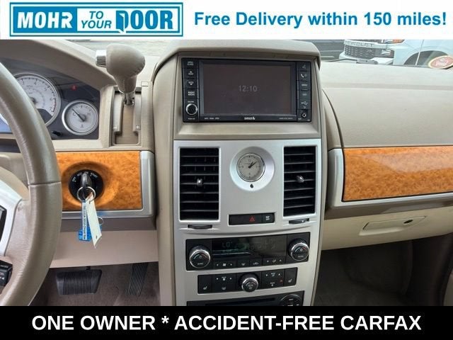 2010 Chrysler Town & Country Limited