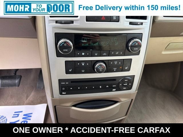 2010 Chrysler Town & Country Limited