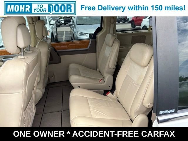 2010 Chrysler Town & Country Limited