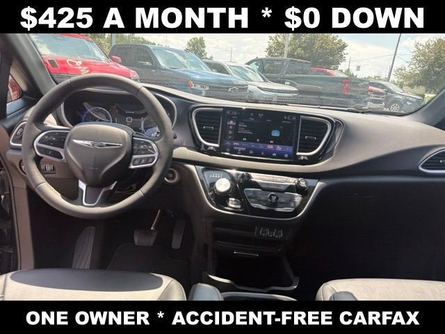 2025 Chrysler Pacifica Select