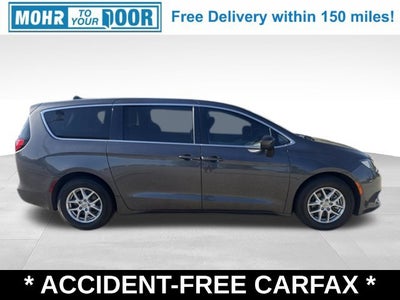 2022 Chrysler Voyager LX