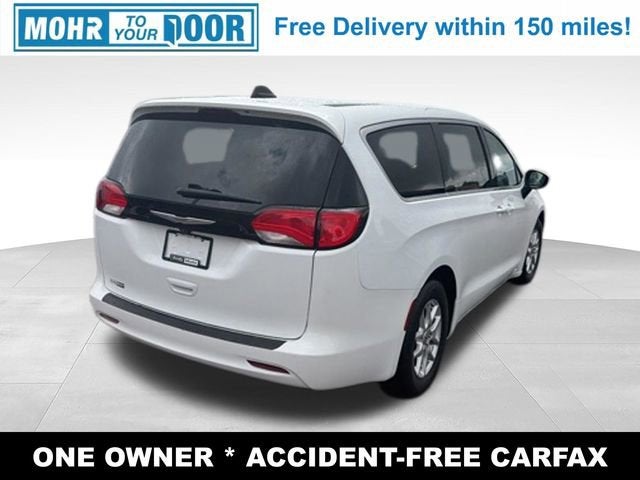 2022 Chrysler Voyager LX