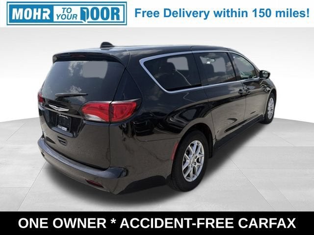 2023 Chrysler Voyager LX