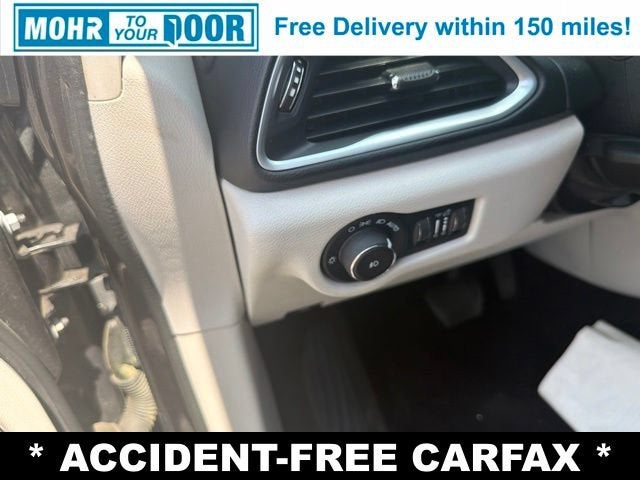 2017 Chrysler Pacifica Touring-L Plus
