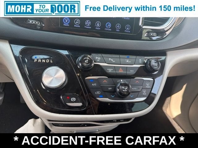 2017 Chrysler Pacifica Touring-L Plus