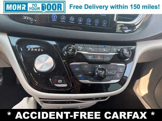 2017 Chrysler Pacifica Touring-L Plus