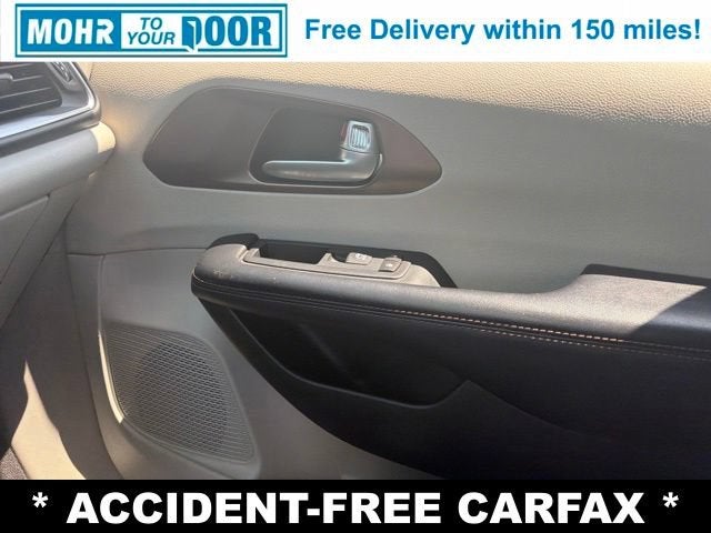 2017 Chrysler Pacifica Touring-L Plus