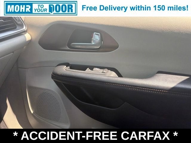 2017 Chrysler Pacifica Touring-L Plus