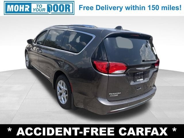 2017 Chrysler Pacifica Touring-L Plus