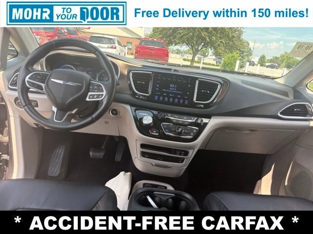 2017 Chrysler Pacifica Touring-L Plus