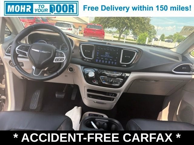 2017 Chrysler Pacifica Touring-L Plus