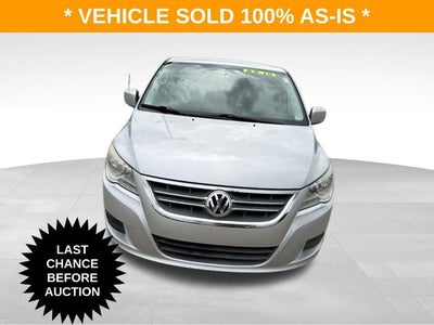 2010 Volkswagen Routan SE