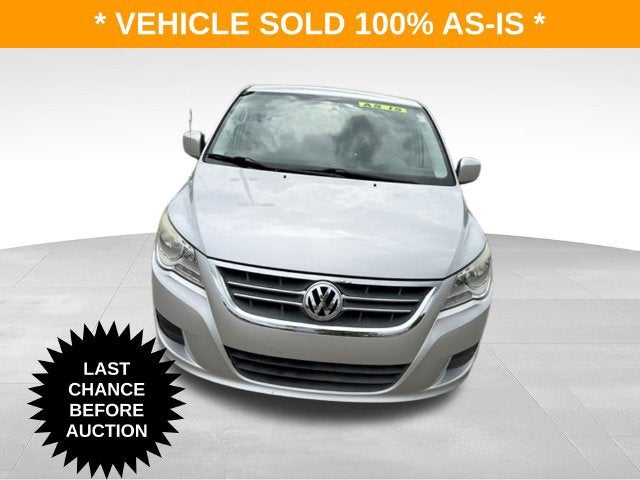 2010 Volkswagen Routan SE