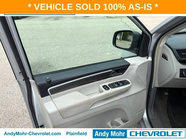 2010 Volkswagen Routan SE