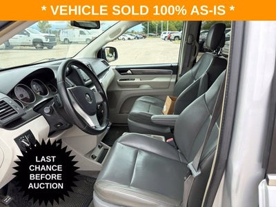 2010 Volkswagen Routan SE