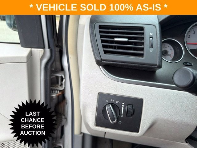 2010 Volkswagen Routan SE