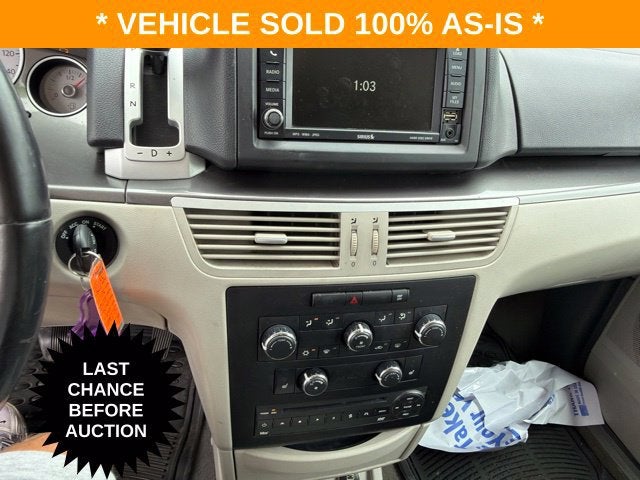 2010 Volkswagen Routan SE
