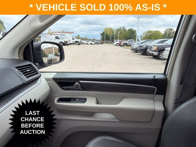 2010 Volkswagen Routan SE