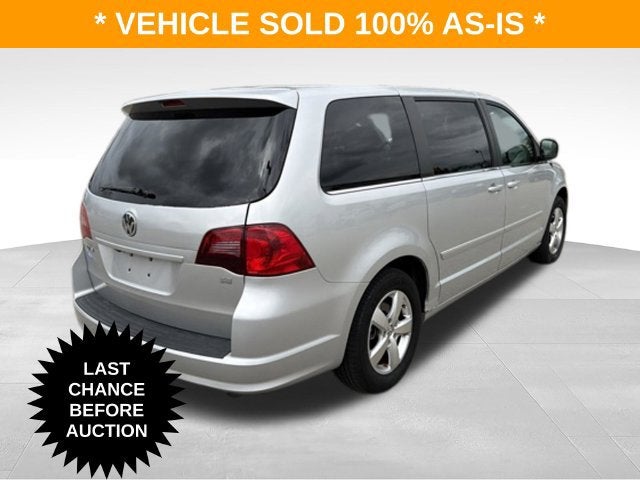 2010 Volkswagen Routan SE