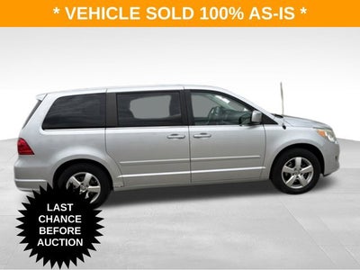 2010 Volkswagen Routan SE