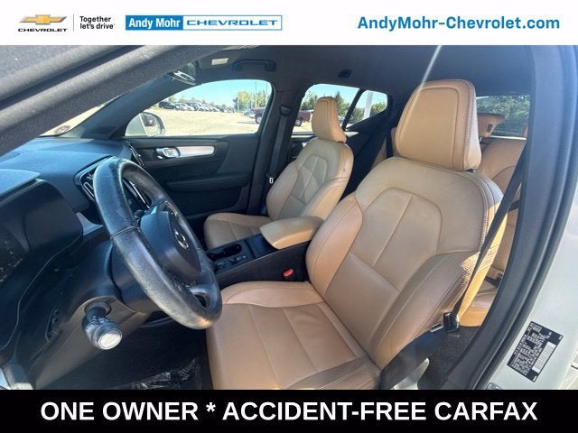 2019 Volvo XC40 Momentum