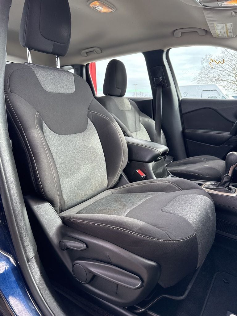 2015 Jeep Cherokee Sport