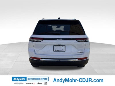 2027 Jeep Grand Cherokee Laredo