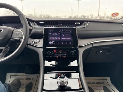 2025 Jeep Grand Cherokee Laredo