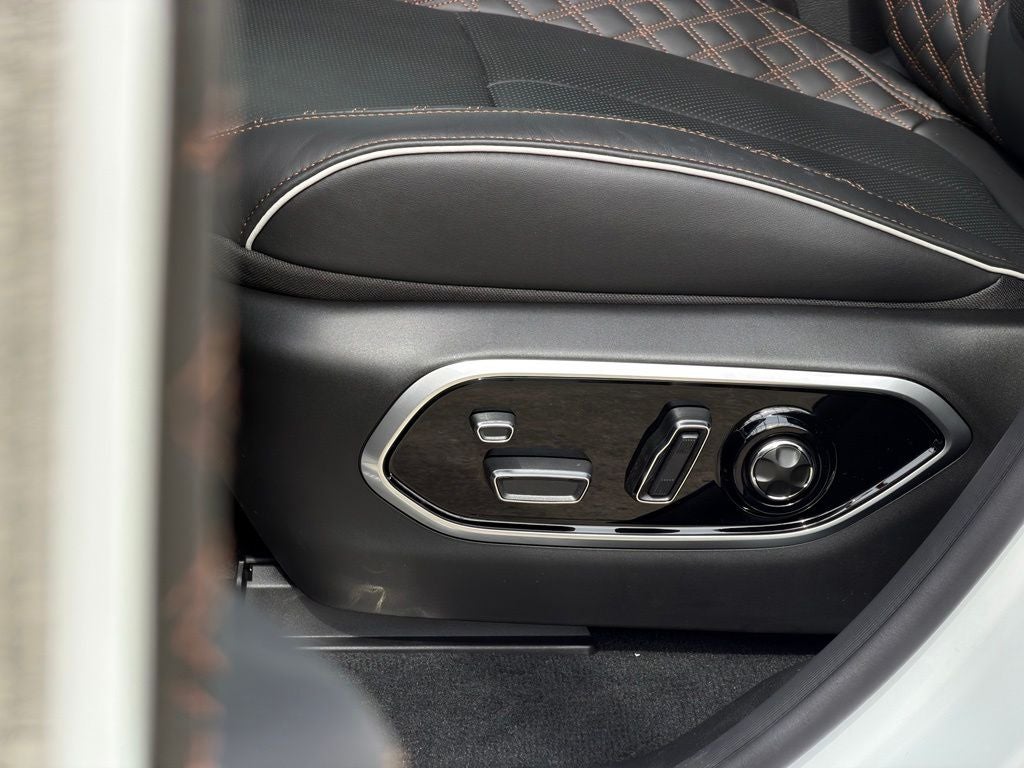 2026 Jeep Grand Cherokee Summit
