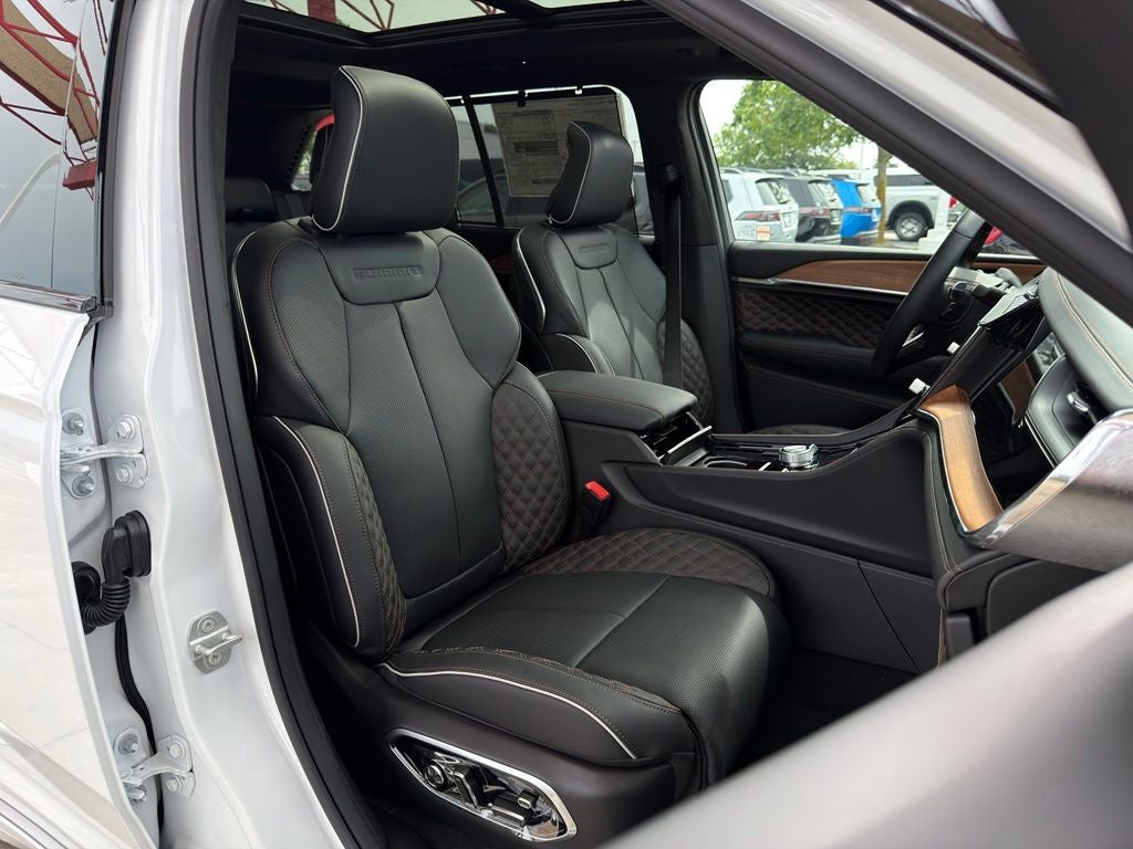 2026 Jeep Grand Cherokee Summit