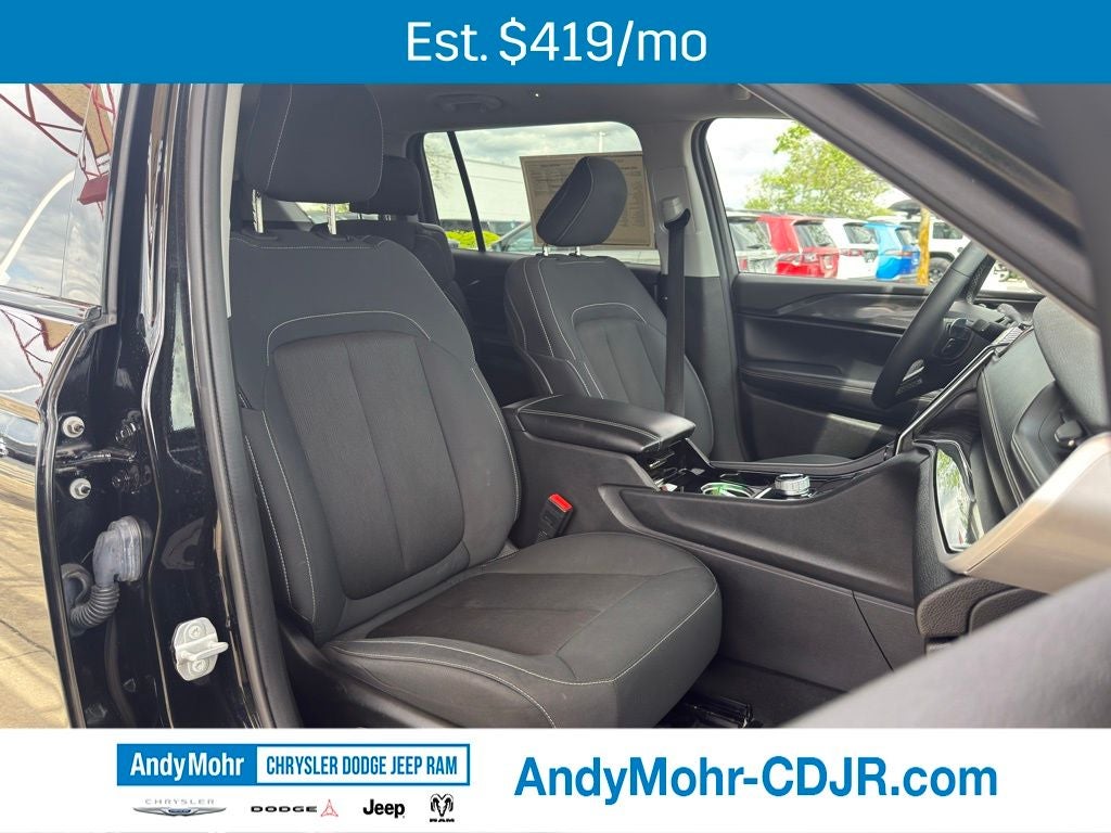 2023 Jeep Grand Cherokee L Laredo