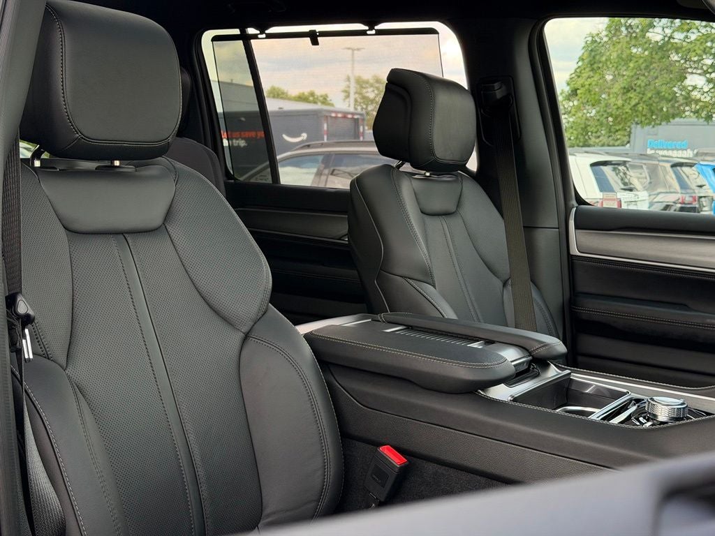 2026 Jeep Grand Wagoneer Limited Reserve