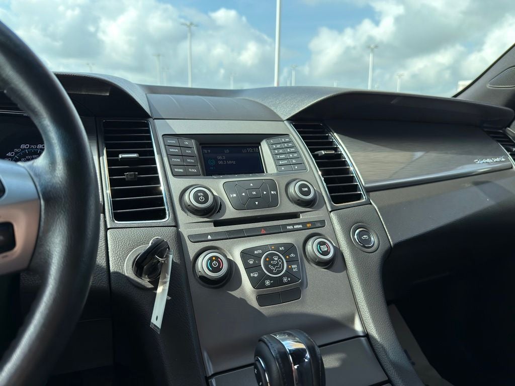 2017 Ford Taurus SEL