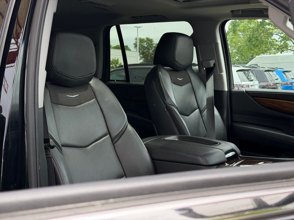 2020 Cadillac Escalade Luxury