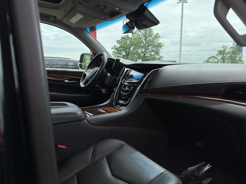 2020 Cadillac Escalade Luxury