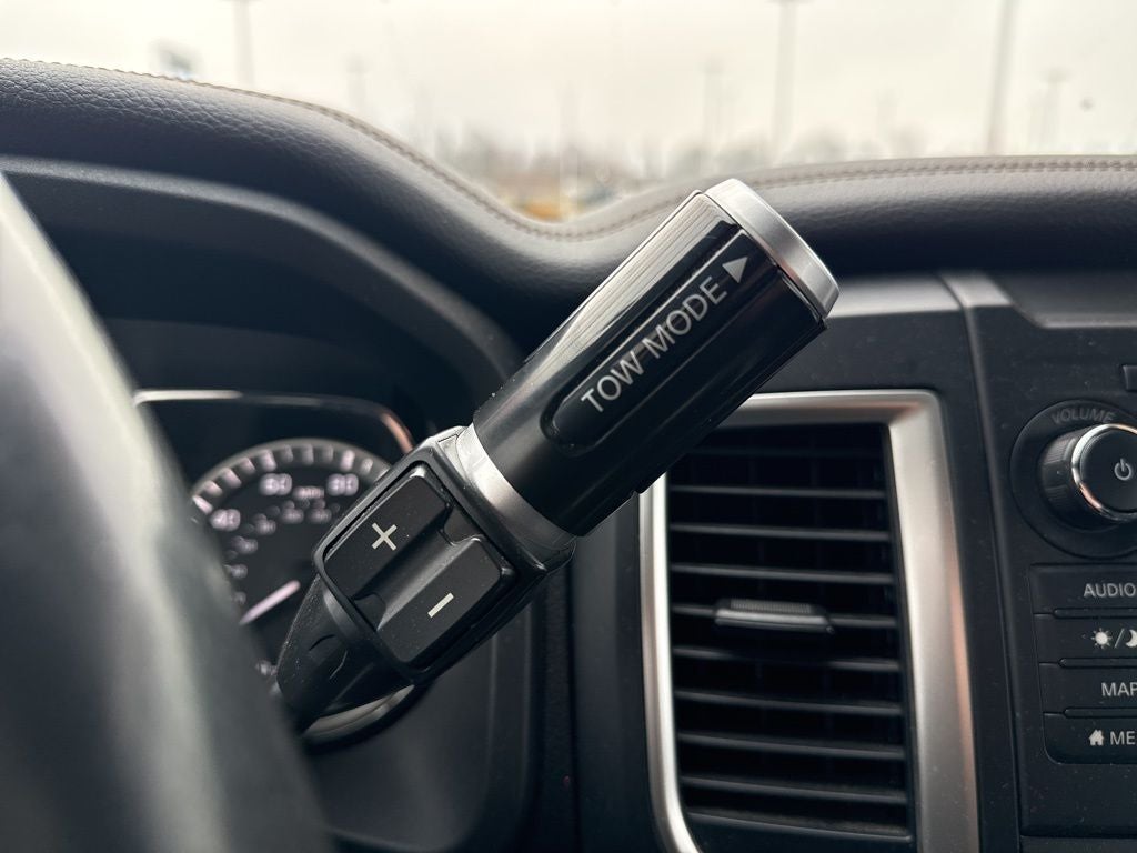 2019 Nissan TITAN SL