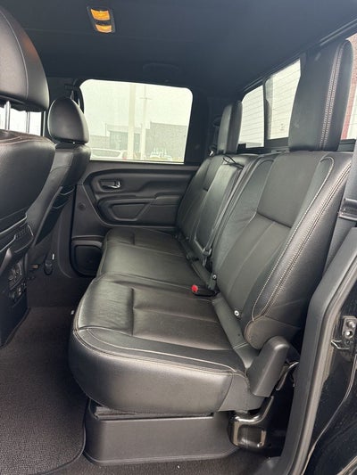 2019 Nissan TITAN SL