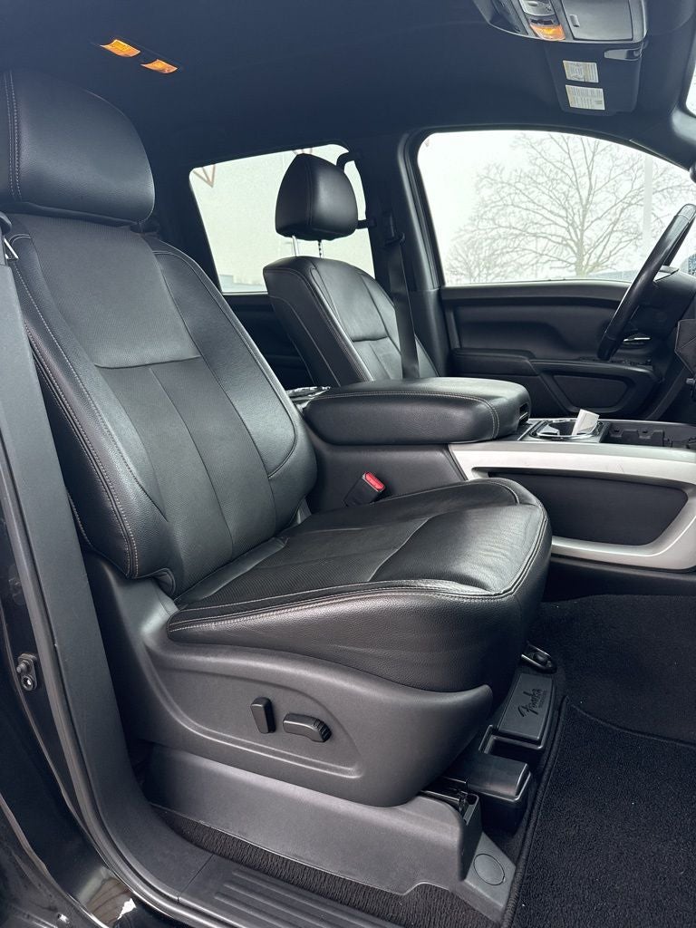 2019 Nissan TITAN SL