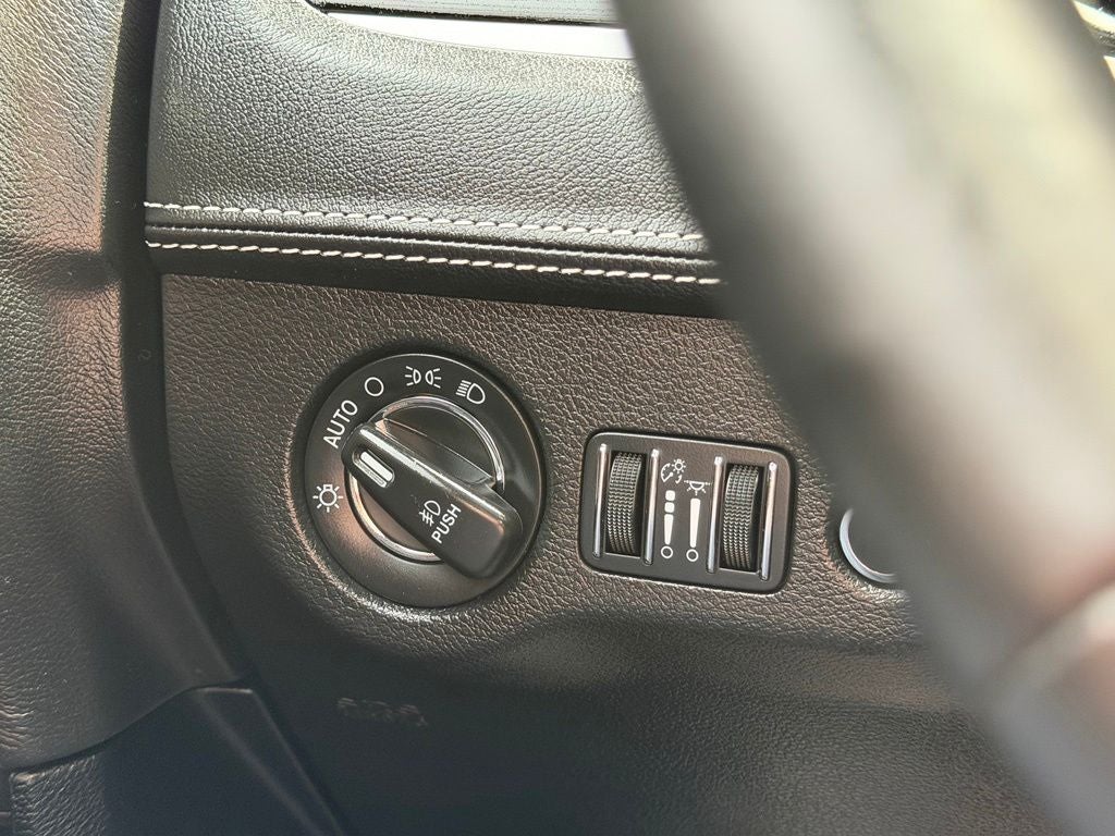 2023 Chrysler 300 C