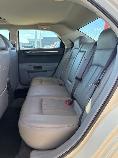 2005 Chrysler 300C Base