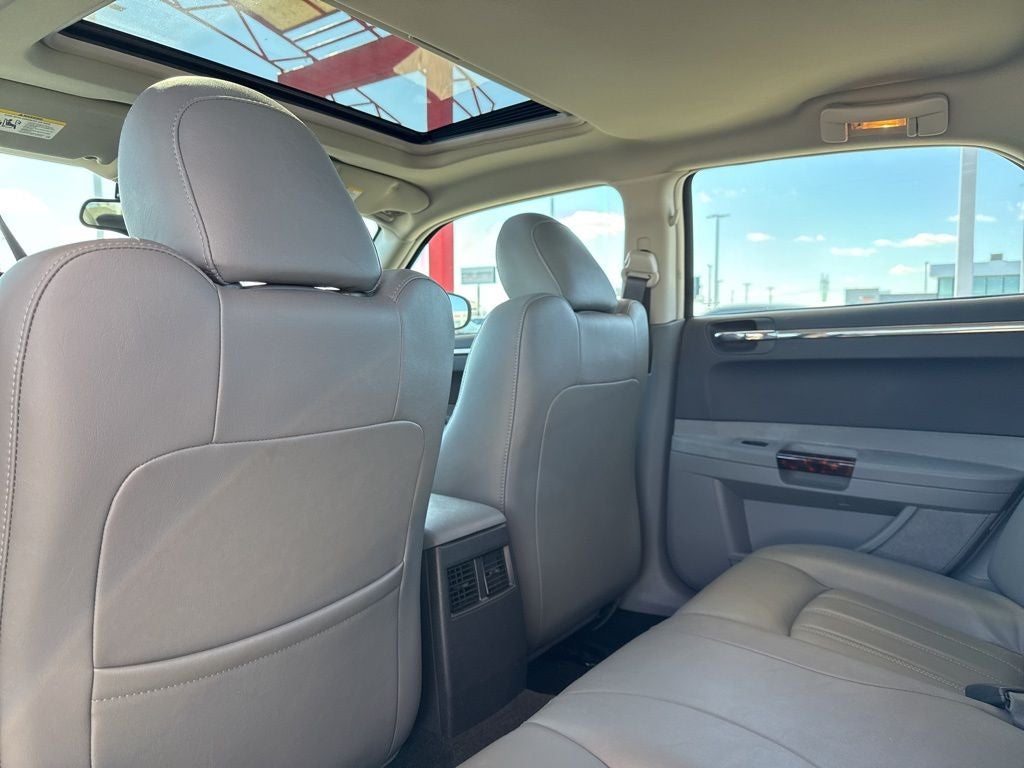 2005 Chrysler 300C Base