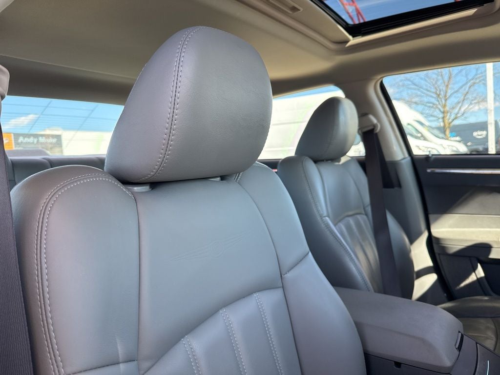 2005 Chrysler 300C Base