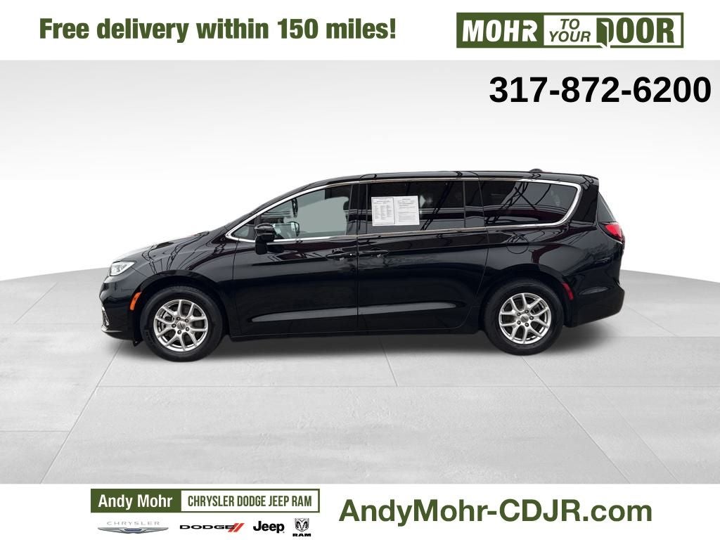 2025 Chrysler Pacifica Select