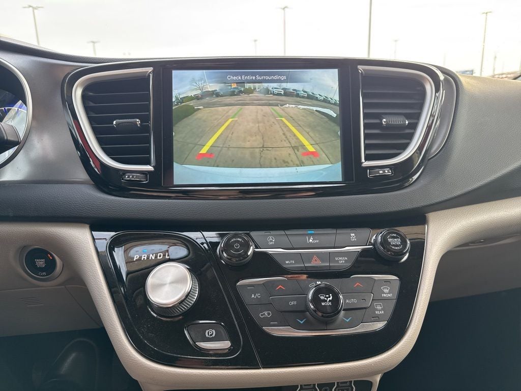 2022 Chrysler Pacifica Touring L