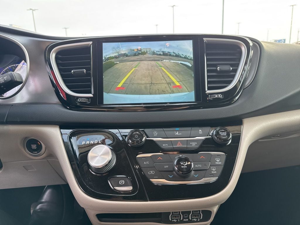 2022 Chrysler Pacifica Touring L