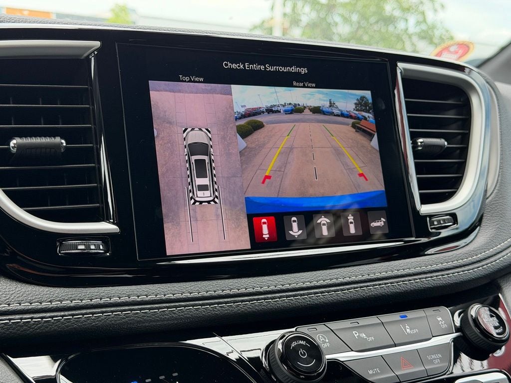 2027 Chrysler Pacifica Select