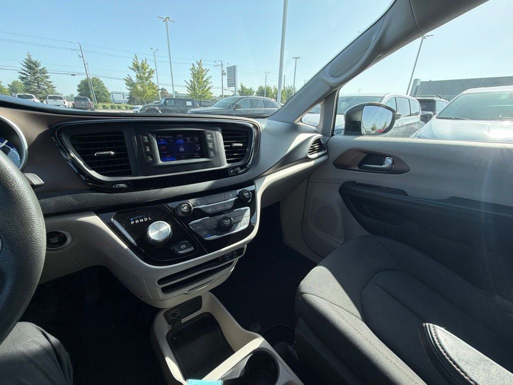 2017 Chrysler Pacifica LX